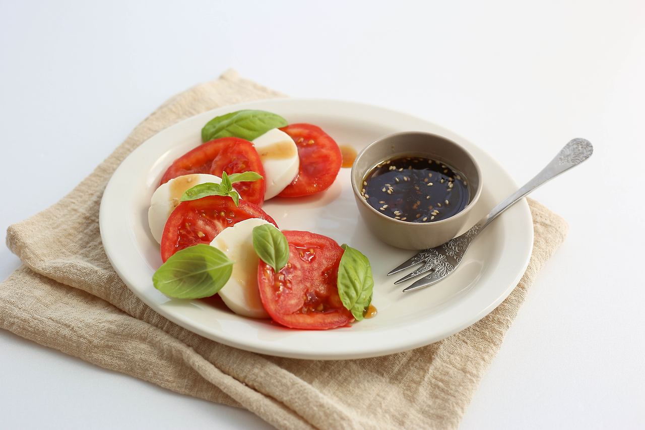 토마토 두부 카프레제.jpg