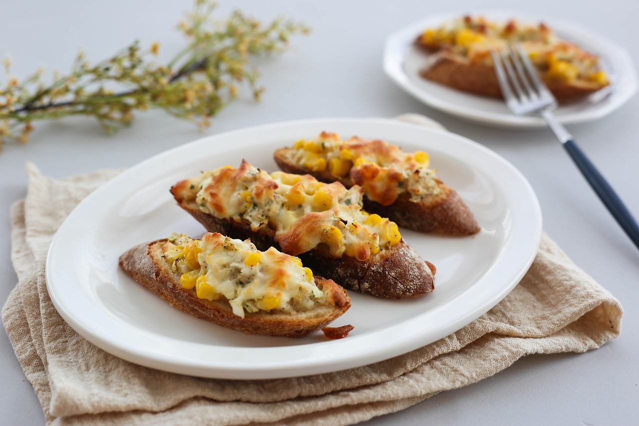 따듯한 옥수수 부르스케타.jpg