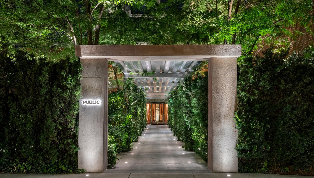 퍼블릭호텔 입구.jpg