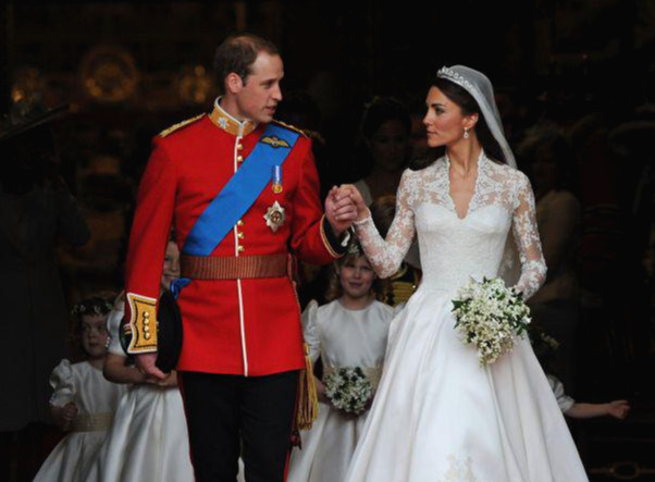 케이트미들턴 결혼사진 서로 바라보며.jpg