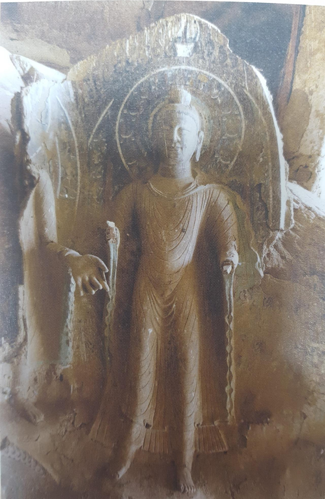 난주 병령사 169굴 소조불 입상.jpg