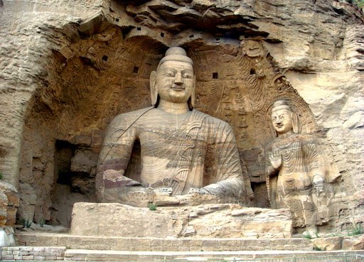 운강석굴 제 20굴 주존불.jpg