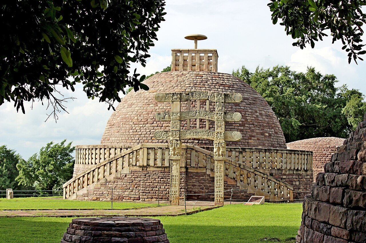 1280px-Sanchi_Stupa_No.2_Front_view1.jpg