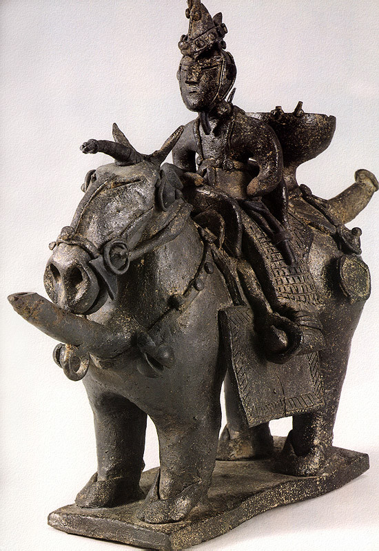 Earthenware_Funerary_Objects_in_the_Shape_of_a_Warrior_on_Horseback_도기_기마인물형_명기_03.jpg