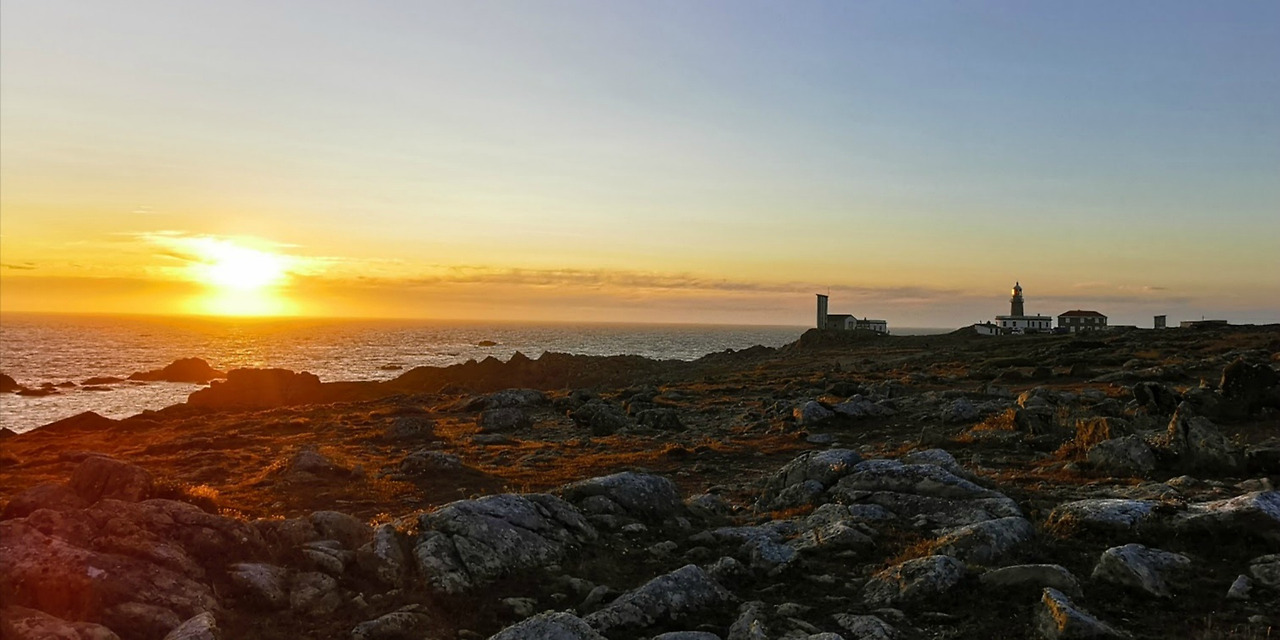 faro-de-corrubedo-5428168_1920.jpg
