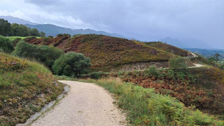 산등성이길.jpg