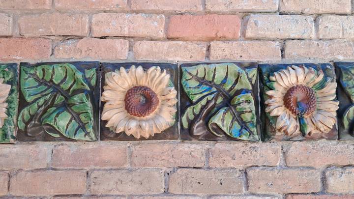 엘카프리초 상세1.jpg