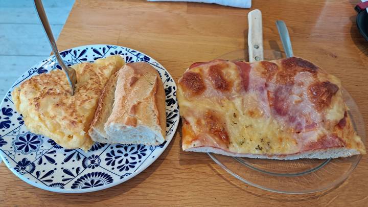 산토냐 점심.jpg