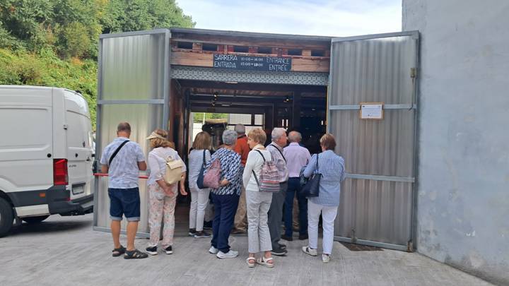 조선소 입구.jpg