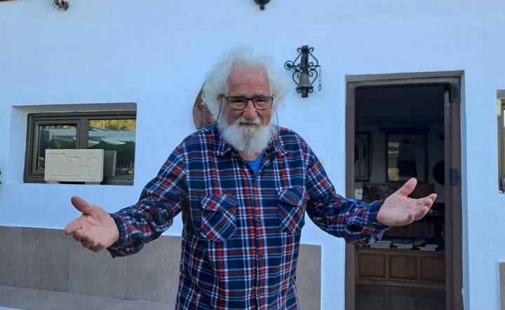 구에메스 알베르게 할아버지.jpg