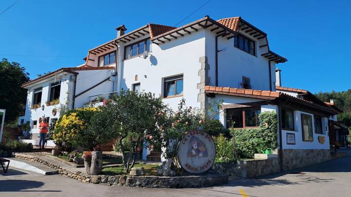 구에메스 알베르게.jpg