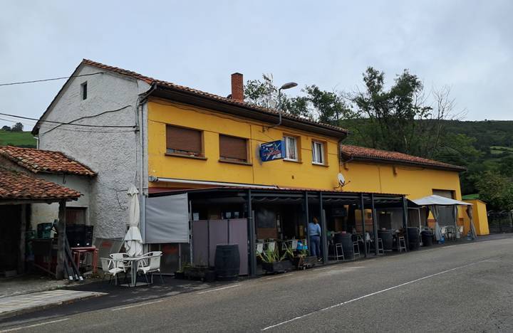 카르카바다 바르.jpg