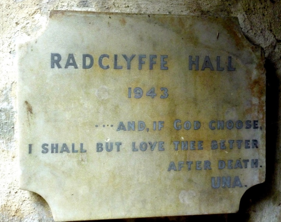 래드클리프 홀2 묘비.jpg