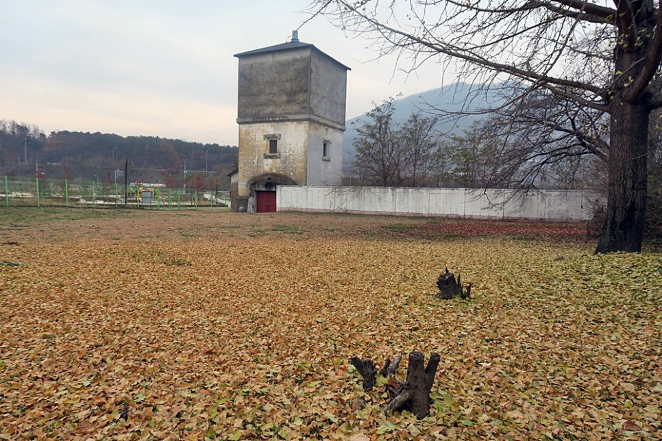 추풍령 급수탑.jpg