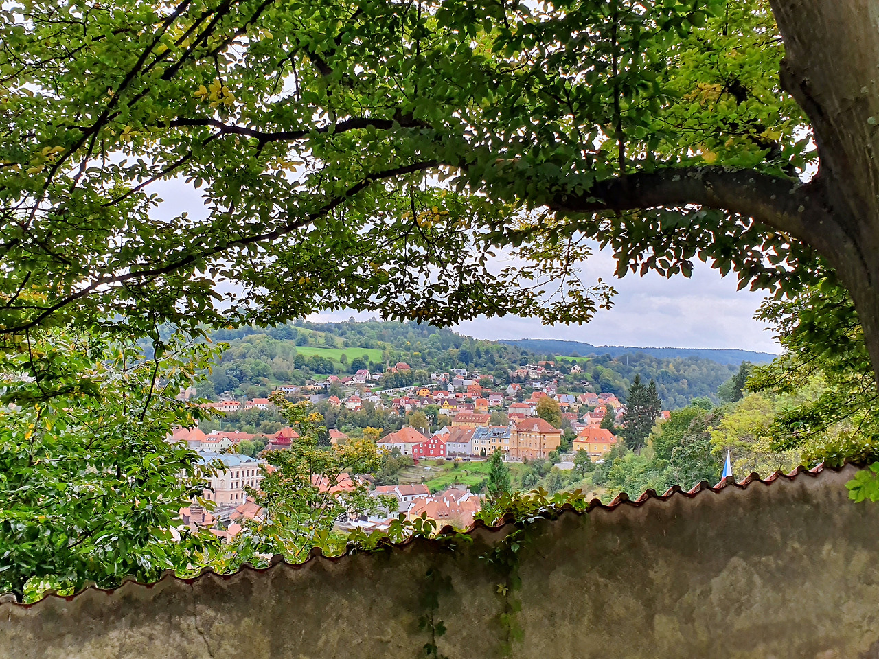 체스키성 정원 가는길(보정).jpg