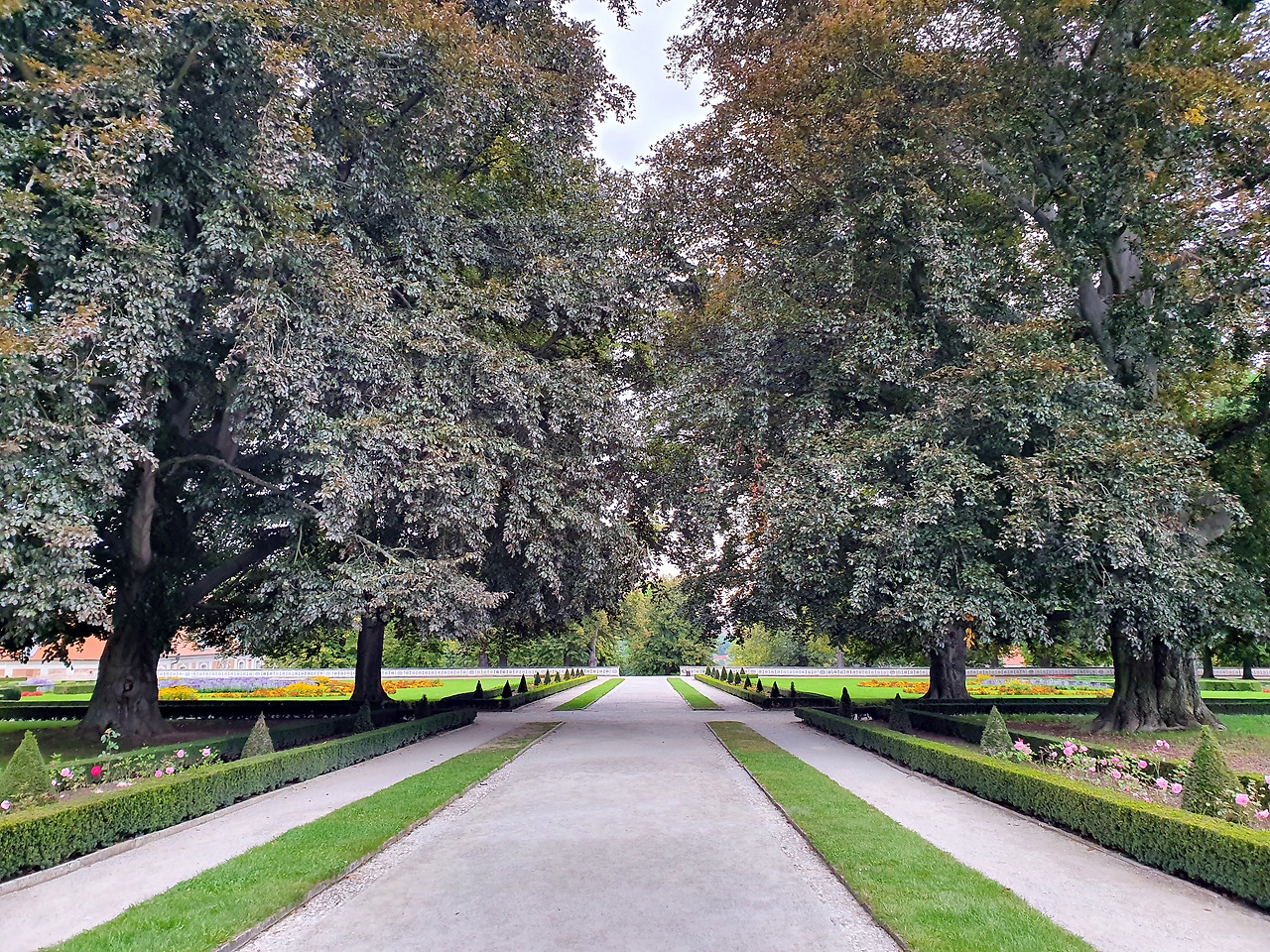 체스키성 정원 내부3(보정).jpg