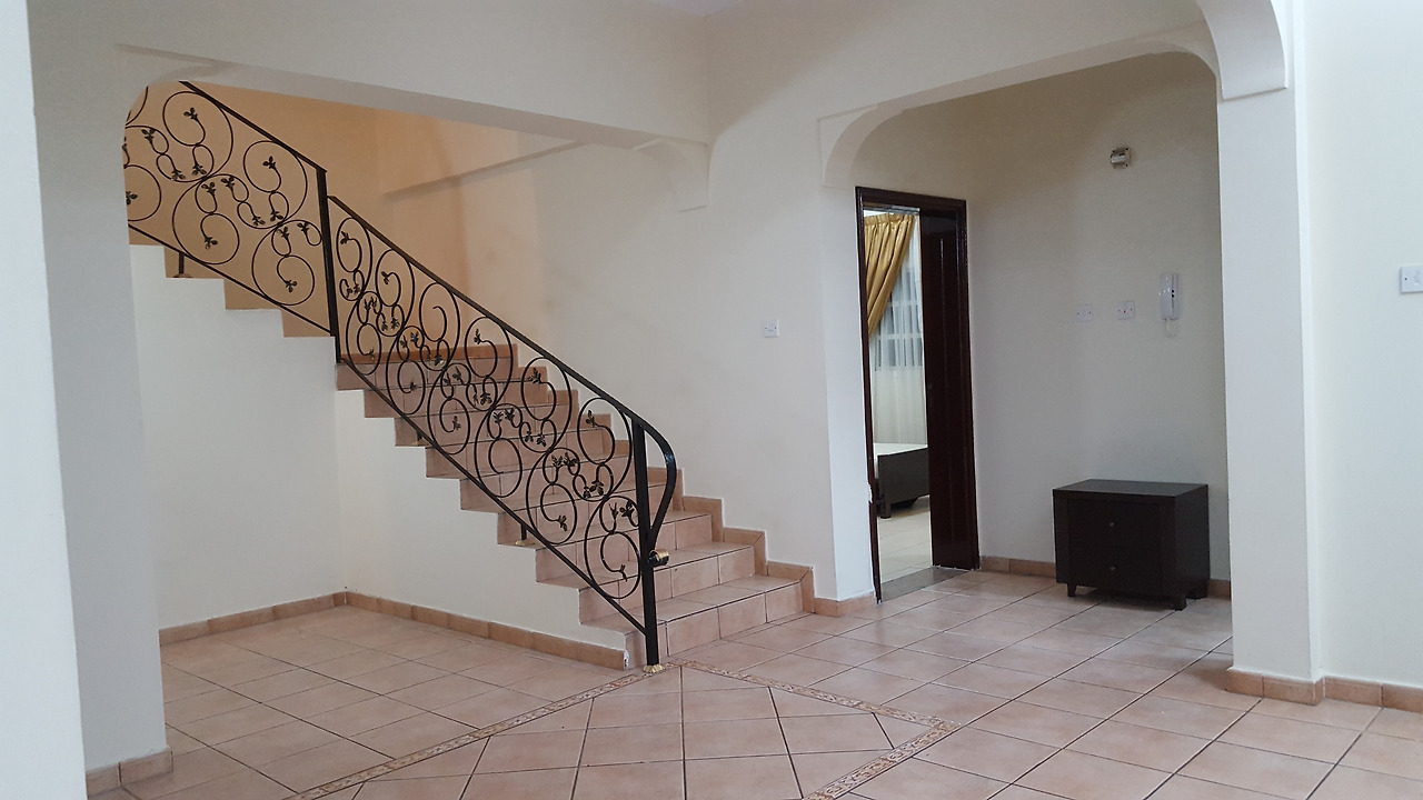 카타르 2층 집.jpg