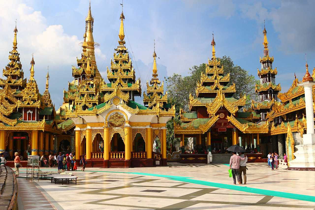 Shwedagon-Pagoda-10.jpg