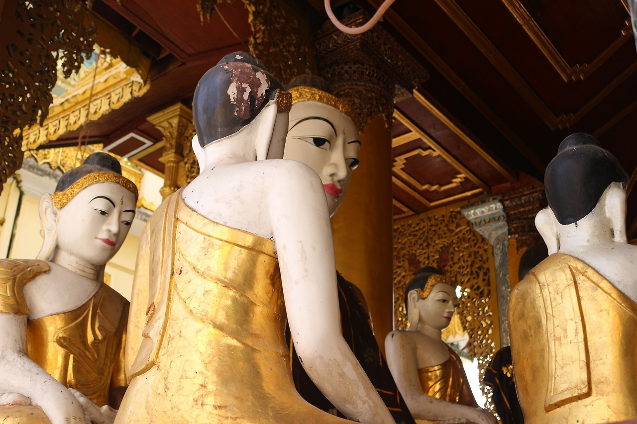 Shwedagon-Pagoda-02.jpg