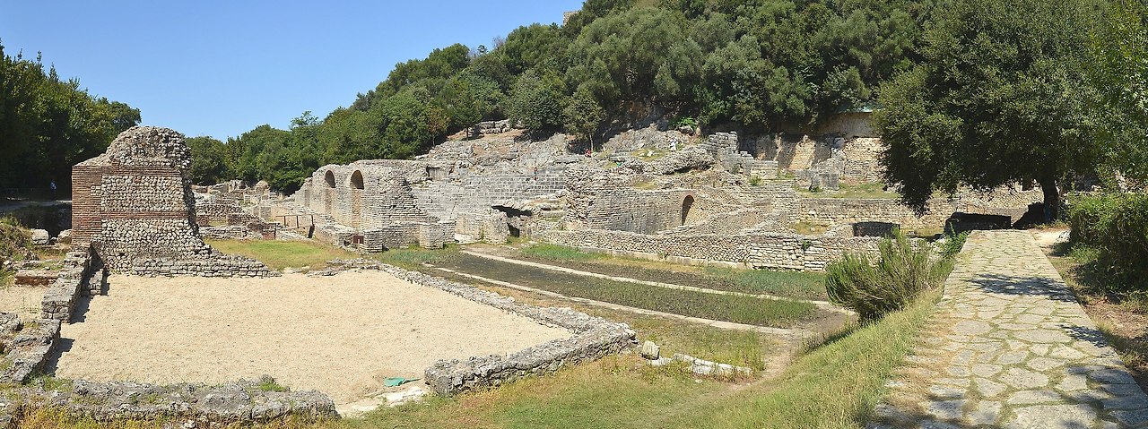 Butrint_-_panorama_by_Pudelek.jpg