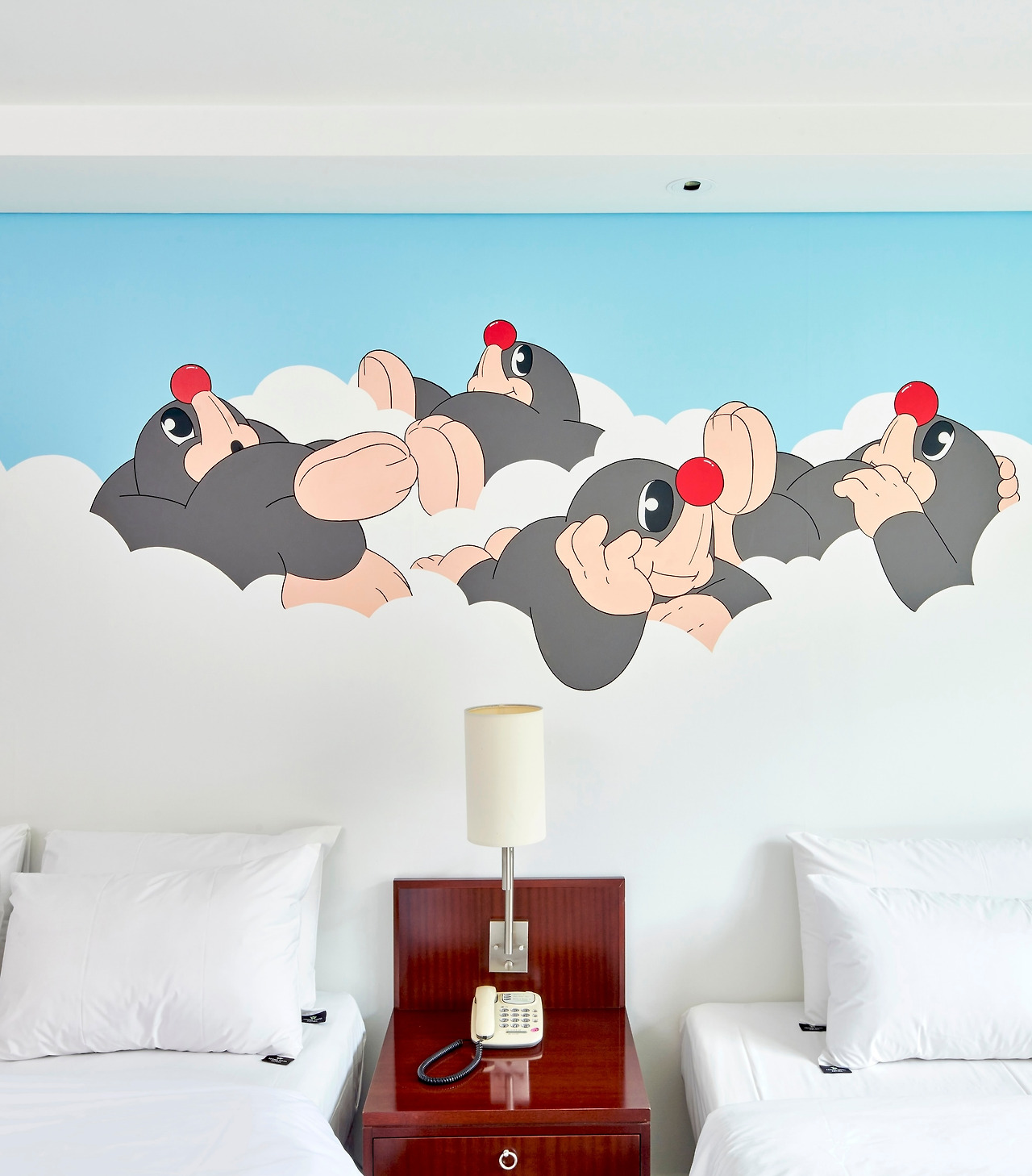 다이브인 씩씩_아도니스호텔.jpg