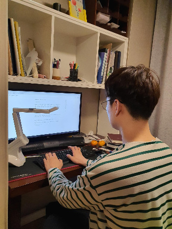 컴퓨터 집중.jpg