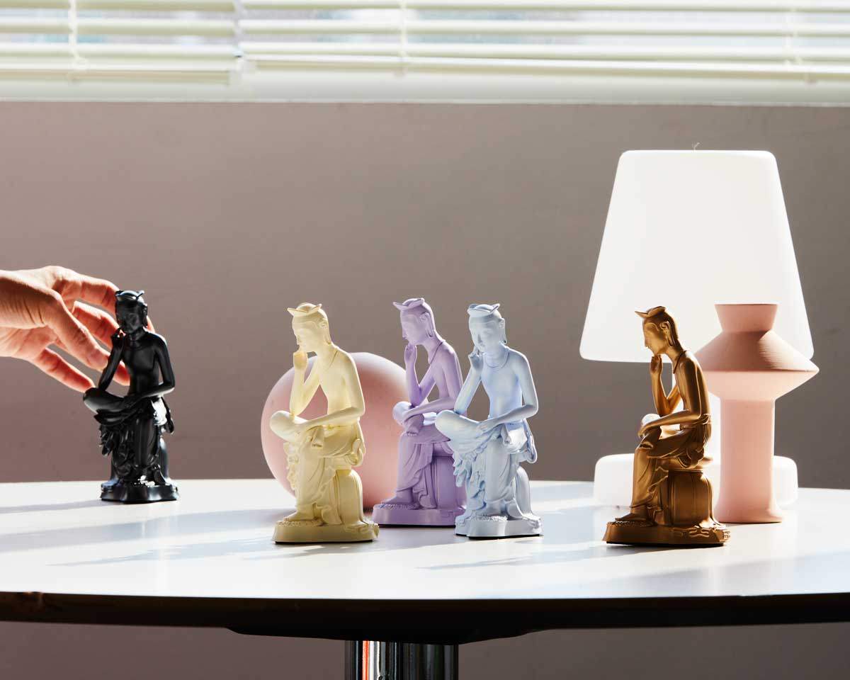 반가사유상 미니어처 굿즈.jpg