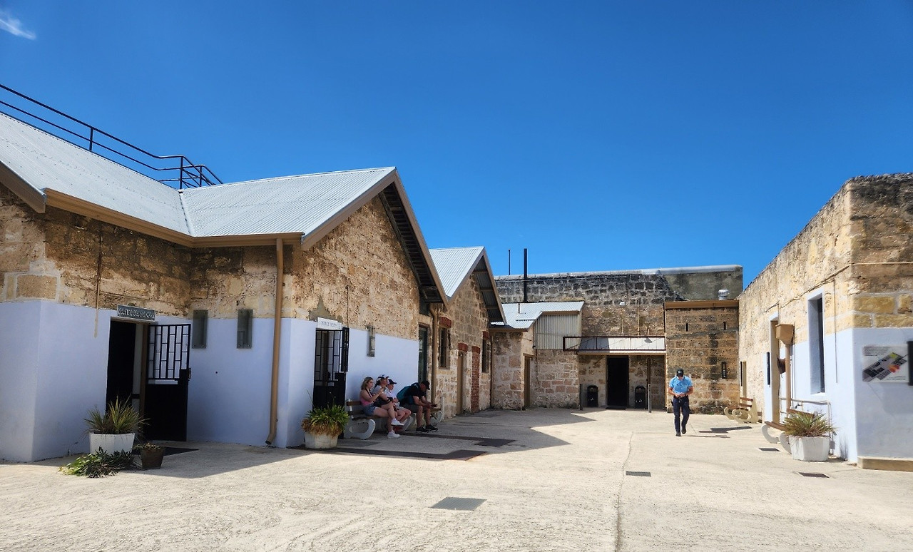 fremantle prison.jpg