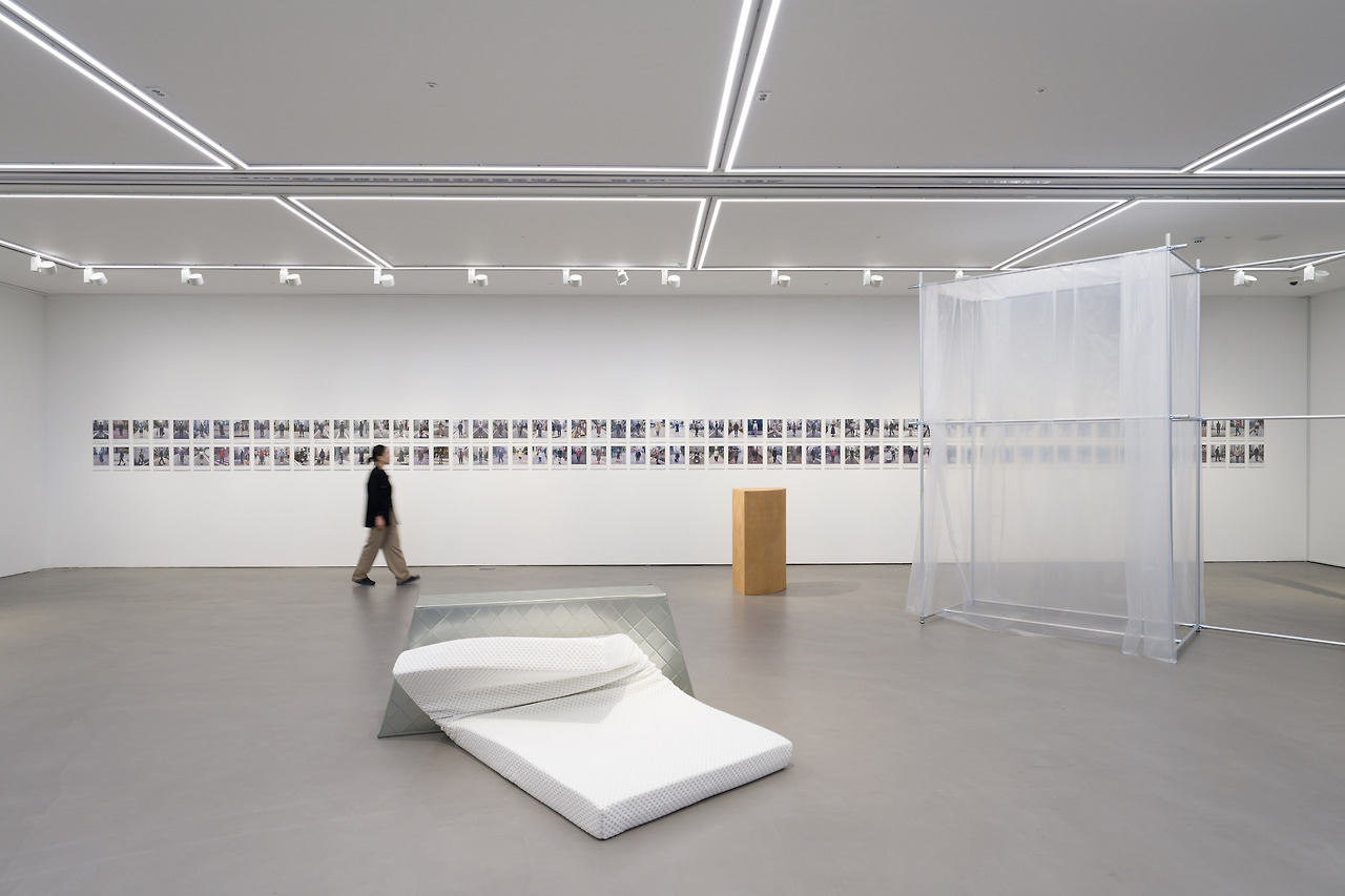 4. 두산인문극장 기획전 《Ringing Saga》, 전시 전경, 두산아트센터 두산갤러리, 서울, 2025, 사진 고정균.jpg