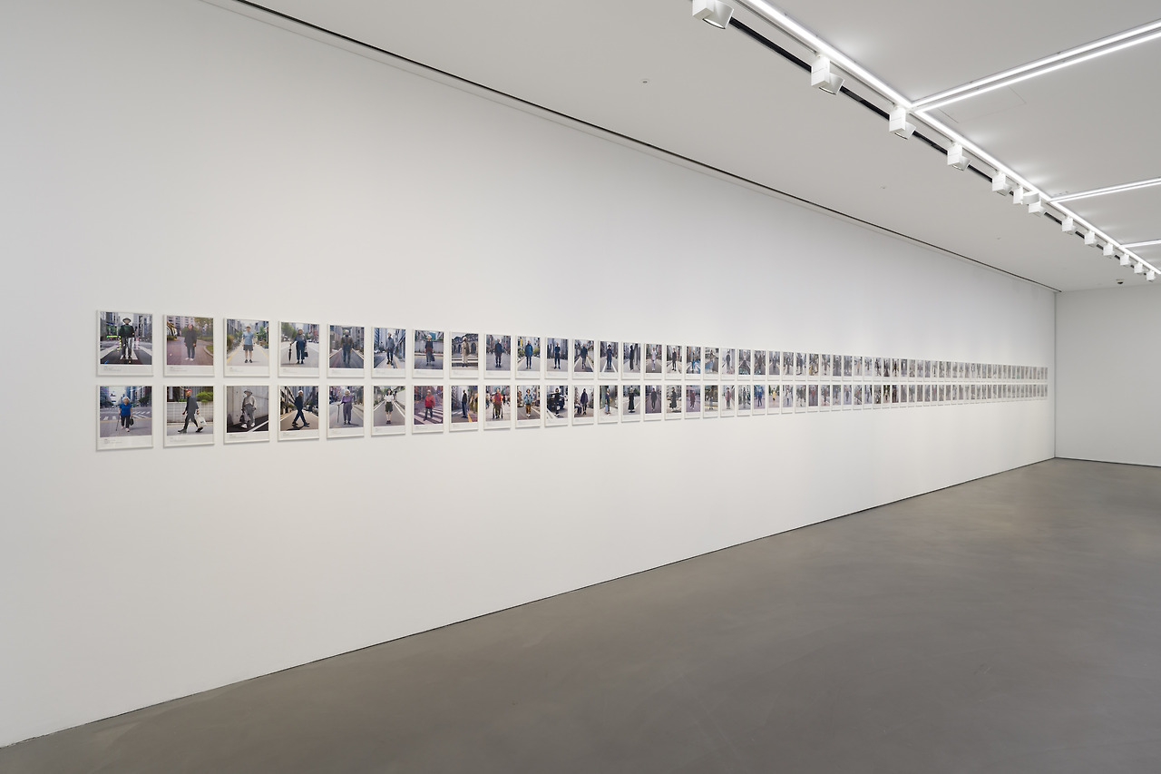 10. 구동희, 〈타불라 라사〉, 2023-2025, 실종자 명단으로 생성된 AI 이미지, A4 사이즈 프레임 C-print 120개, 가변설치, 사진_ 고정균.jpg