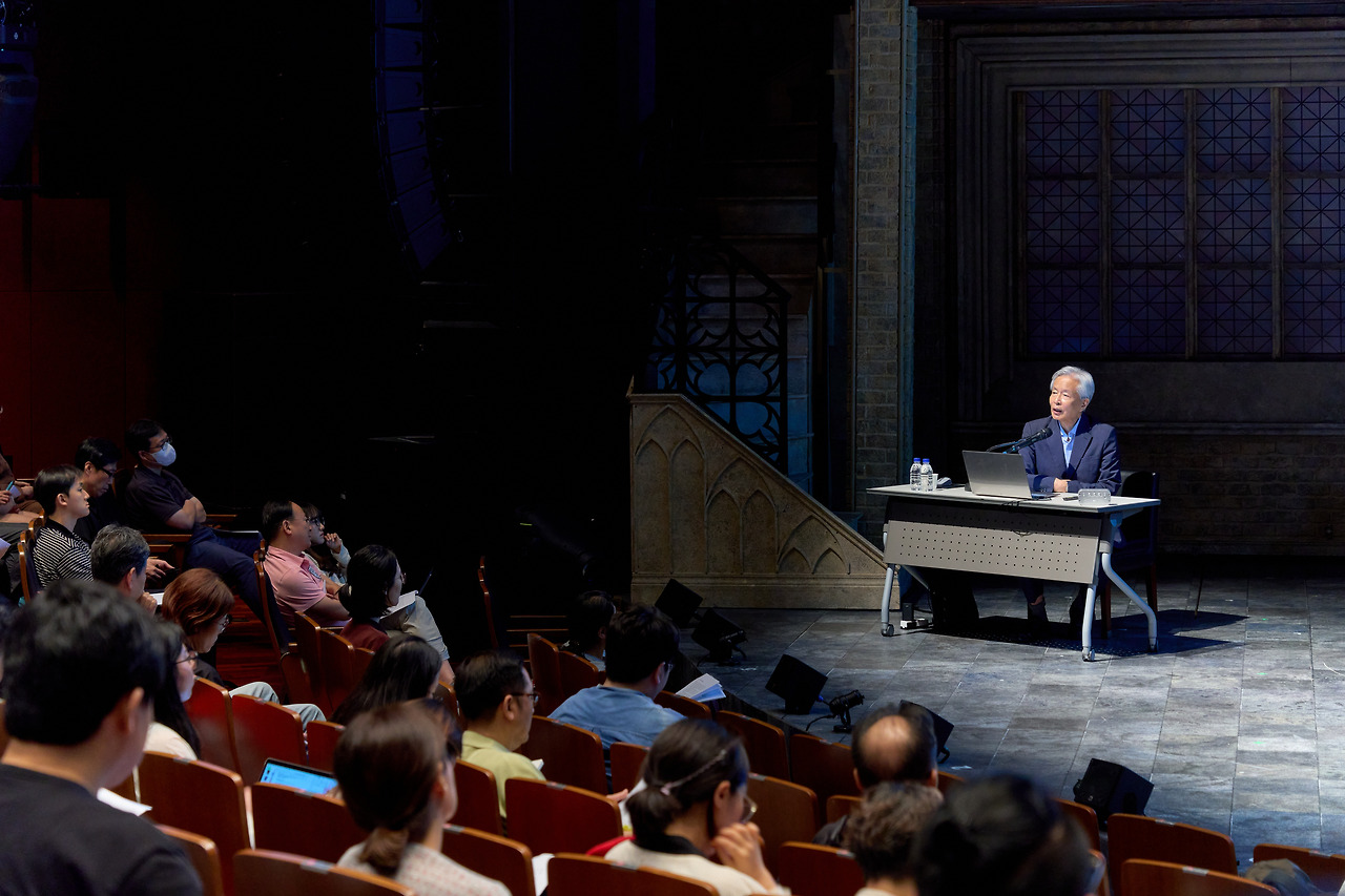 (사진) 두산인문극장 2025_강연_7강_서울 공화국이냐 균형발전이냐 (8).jpg