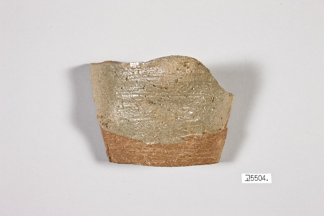 청자기와 조각.jpg