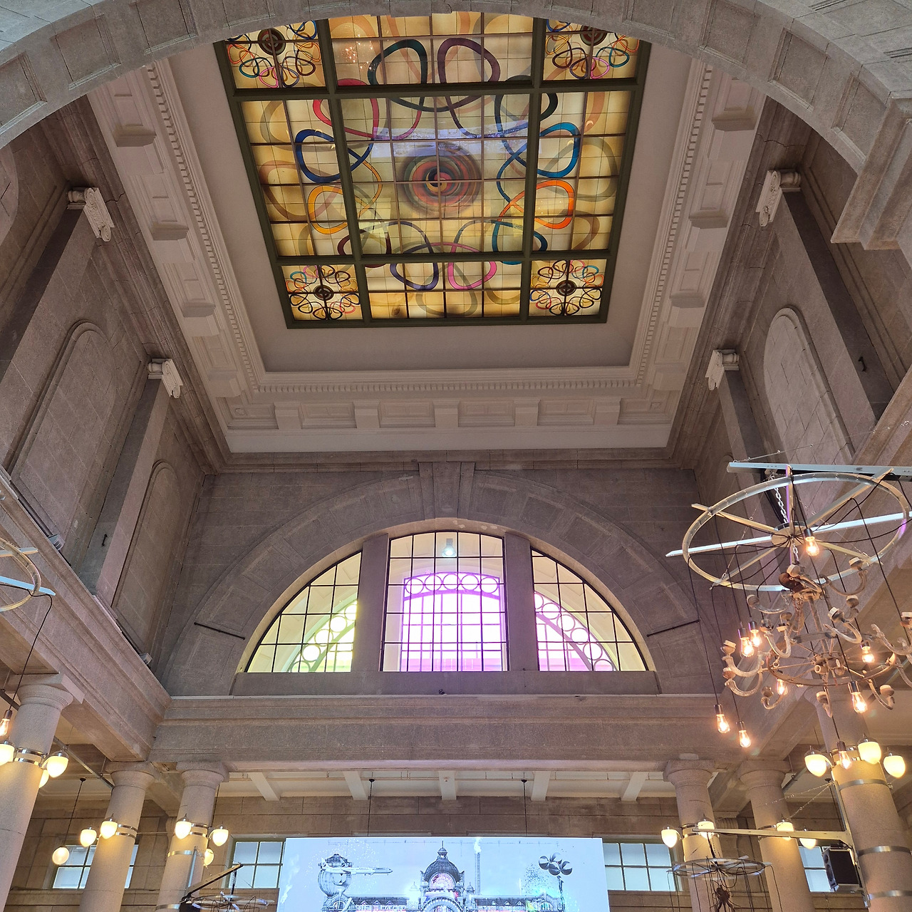 문화역서울284_스테인드글라스천정.jpg.jpg