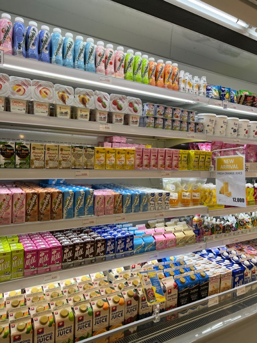 korea_supermarket_dairy_shelf.jpg