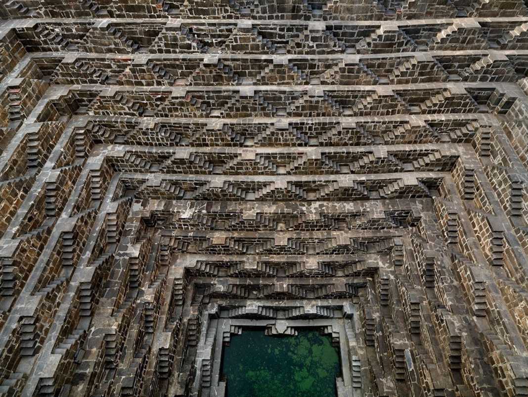 Chand-baori-earthismysterious.com-min-1068x802.jpg
