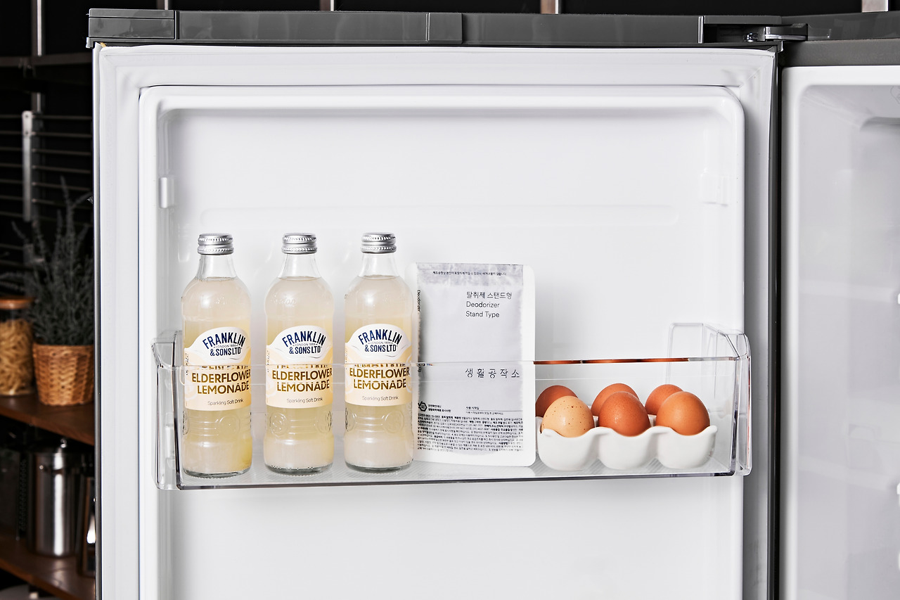 [생활공작소 보도자료] 생활공작소, 활성탄 가득 스탠드 탈취제 신제품 출시 20231124.jpg