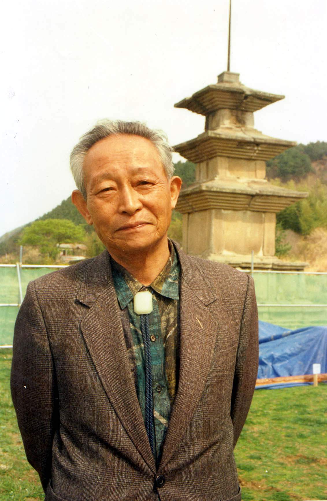 창산 김정기 박사.jpg