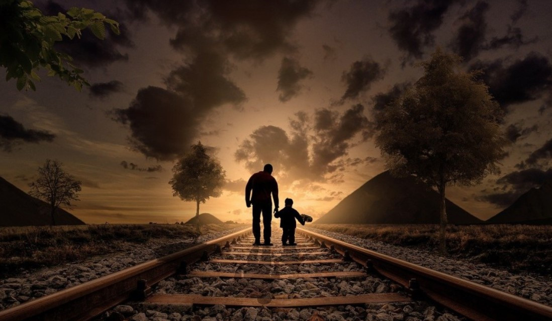 기찻길 아버지 아들.jpg