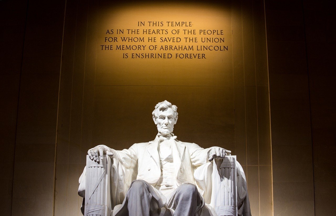 lincoln-memorial-1809428_1280.jpg