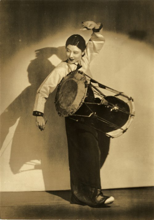 최승희 장구.jpg