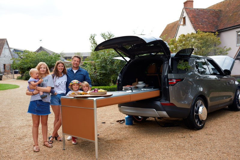 jamie-oliver-land-rover-discovery-01.jpg
