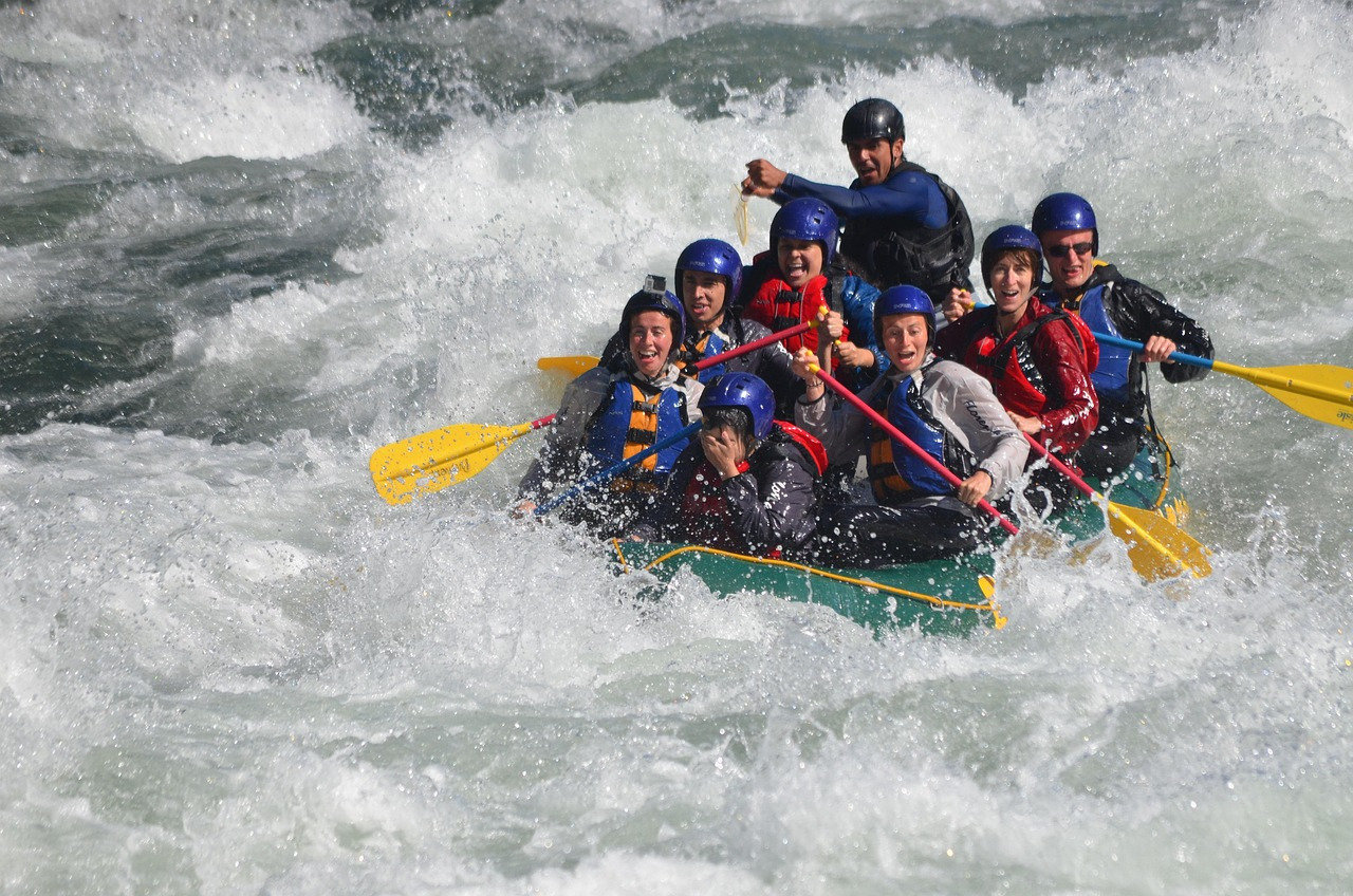 rafting-1259608_1280.jpg