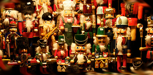 German-Christmas-Nutcrackers-500x245.jpg