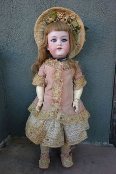 580775a712abcf6cb0750b31a5dc4e4e--marseille-antique-dolls.jpg