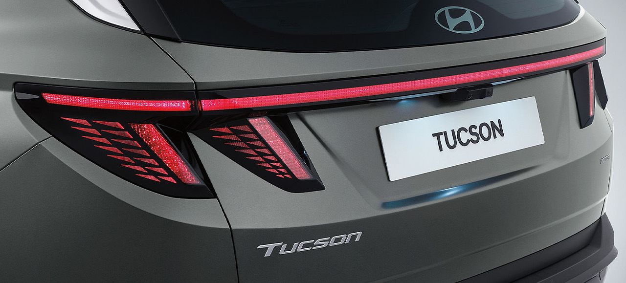 the_new_tucson_features_led_rear_combination_lamp.jpg
