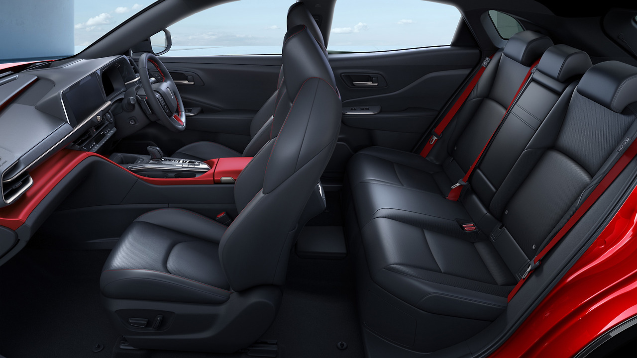 5_NR_CROWNSPORT_web_P7_PHEV_RS_Seat_s.jpg