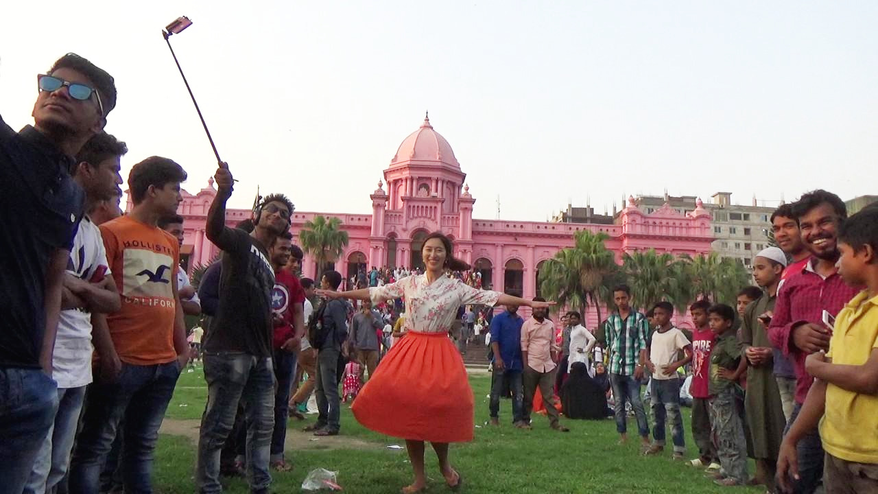 180427_다카_아산만질박물관_주성은_개인반복 포즈_Moment1.jpg