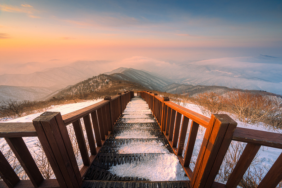 2. 계방산 정상을 오르는 계단길.jpg