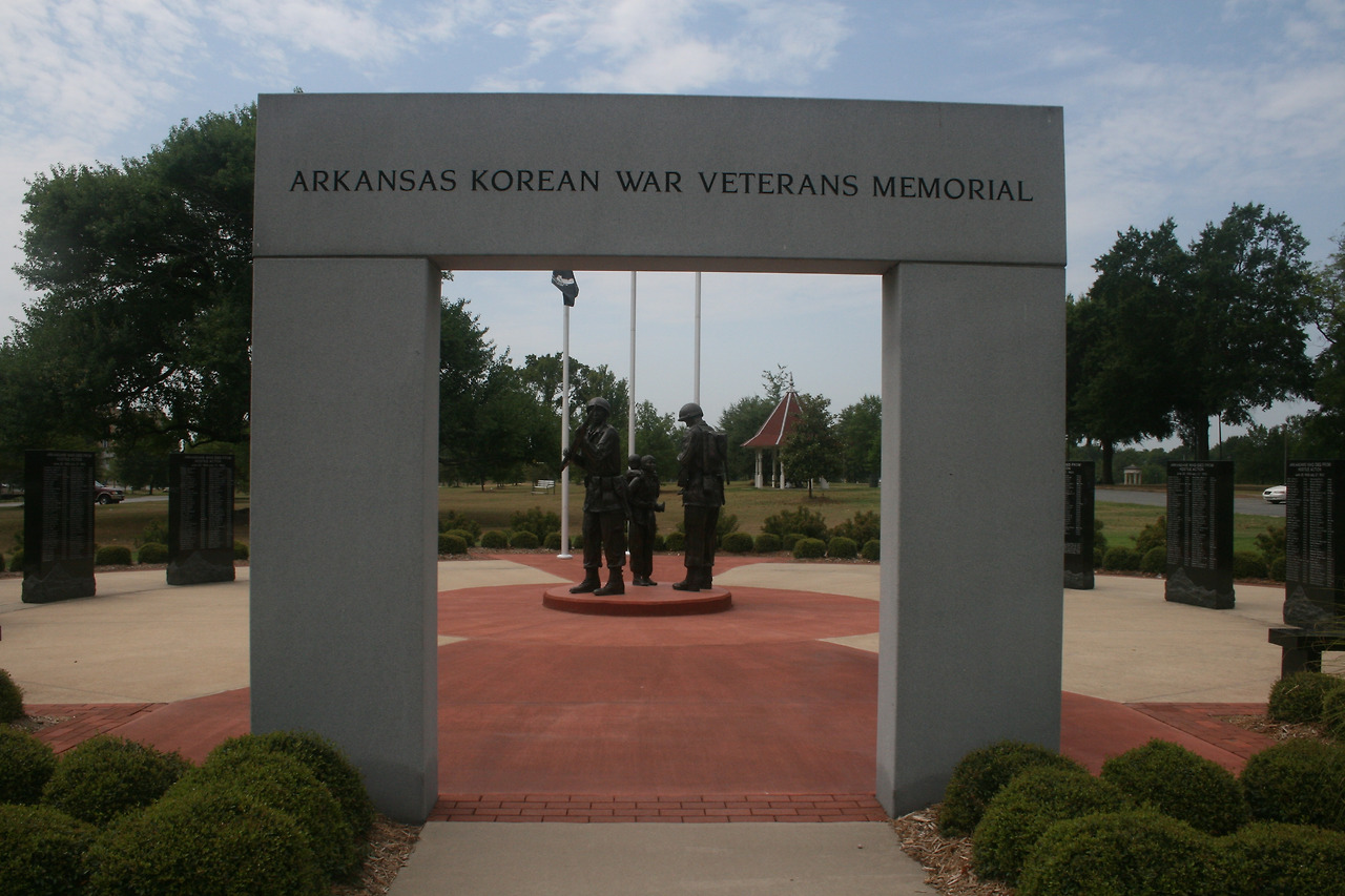 아칸소 한국전 기념비.jpg