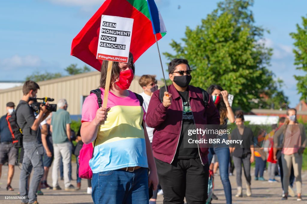 코엔동상 반대시위2.jpg